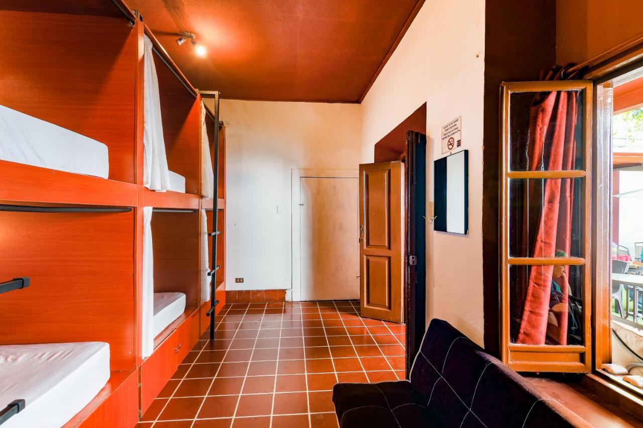 Capsule Hostel Guatemala Exterior foto